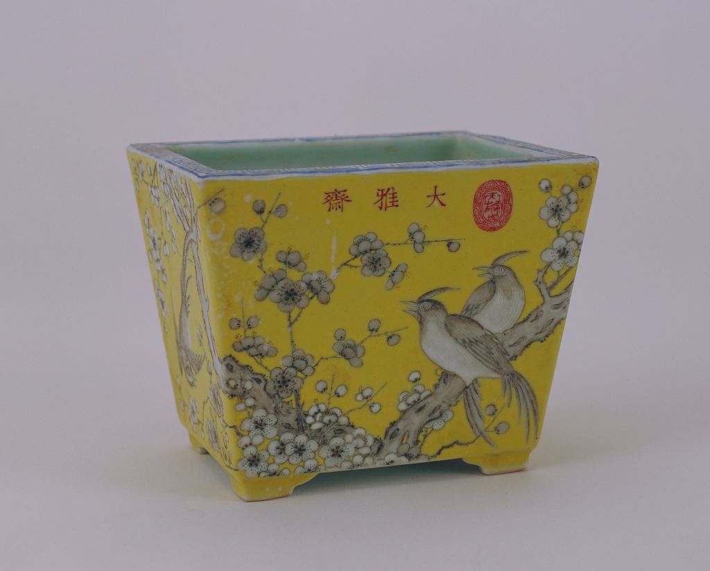 图片[1]-Yellow ground ink color flower and bird pattern rectangular small flowerpot-China Archive